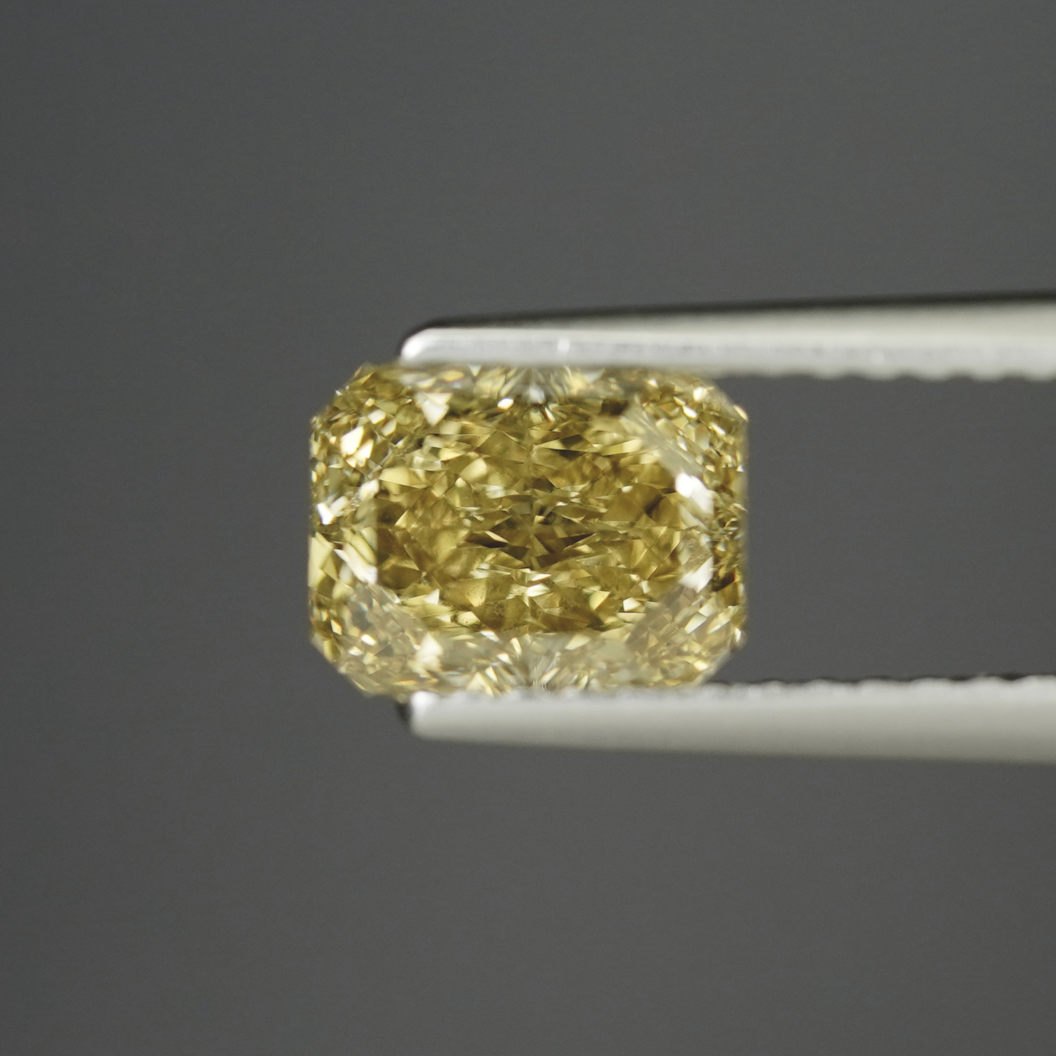 1.31CT Fancy Yellow RADIANT Cut Fancy Diamond