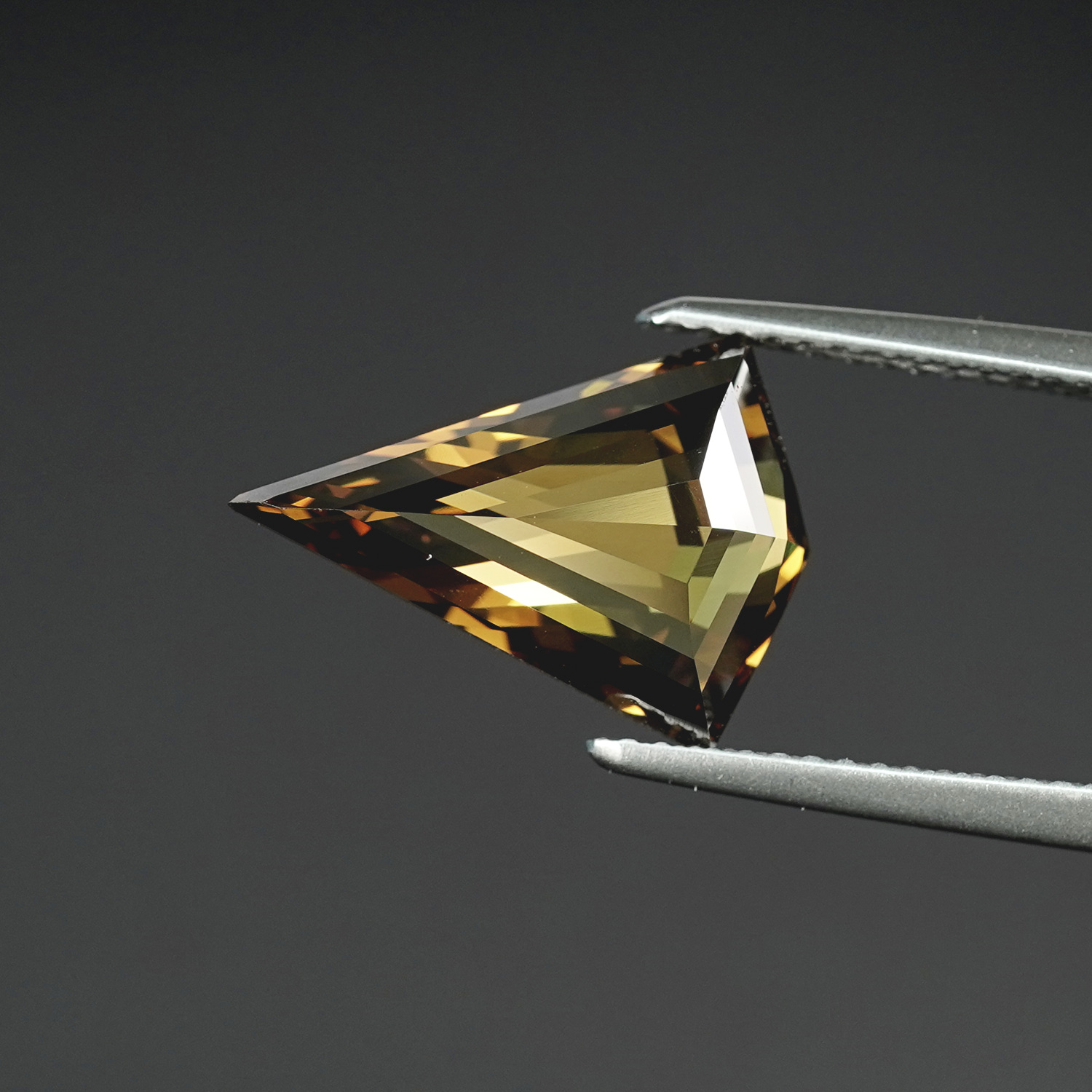 4.02CT GIA CERTIFIED FANCY ORANGE Kite Shape Diamond