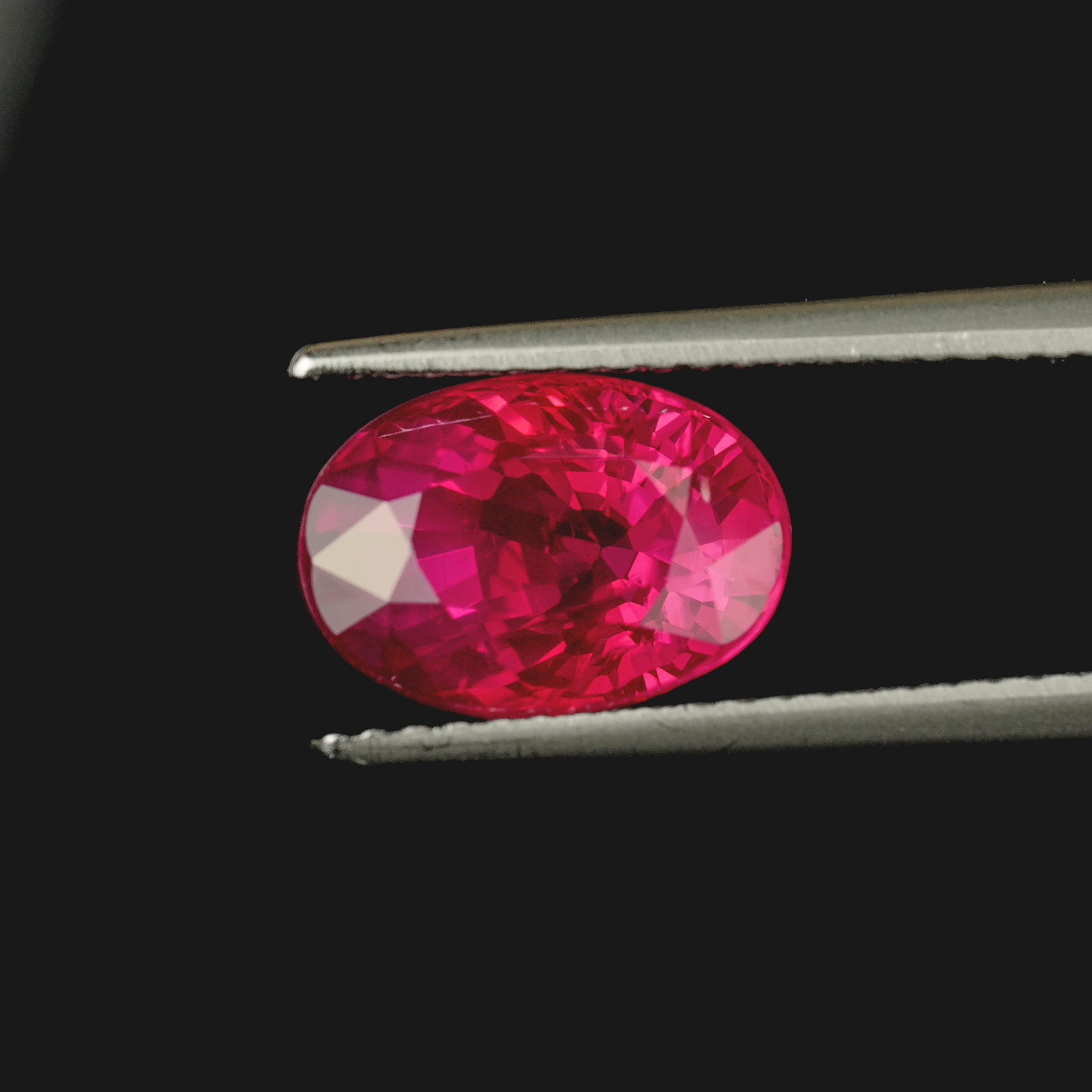4.04CT Electrifying Pinkish Red Oval Ruby
