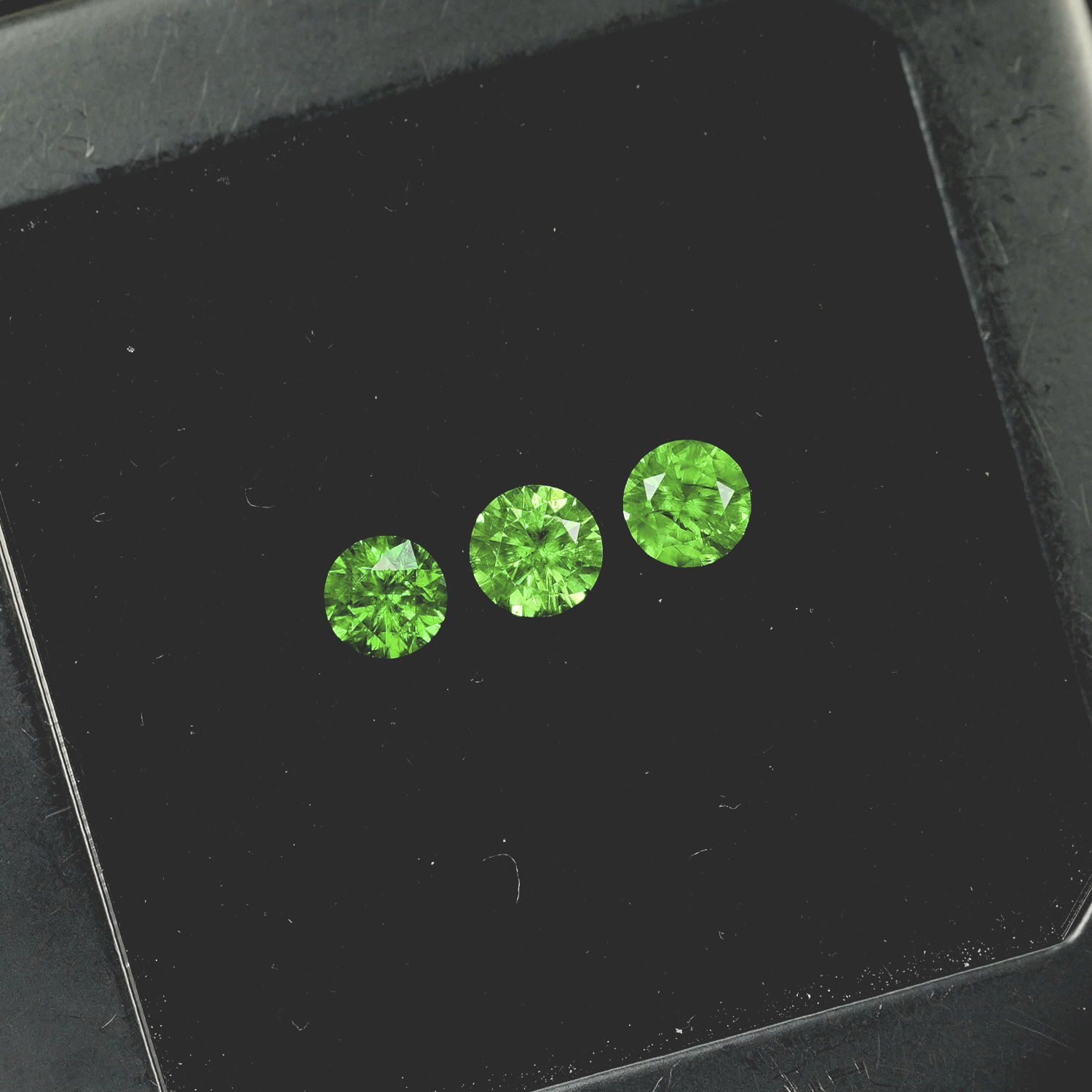 1.48ct Neon Green Demantoid Garnet Round Brilliant