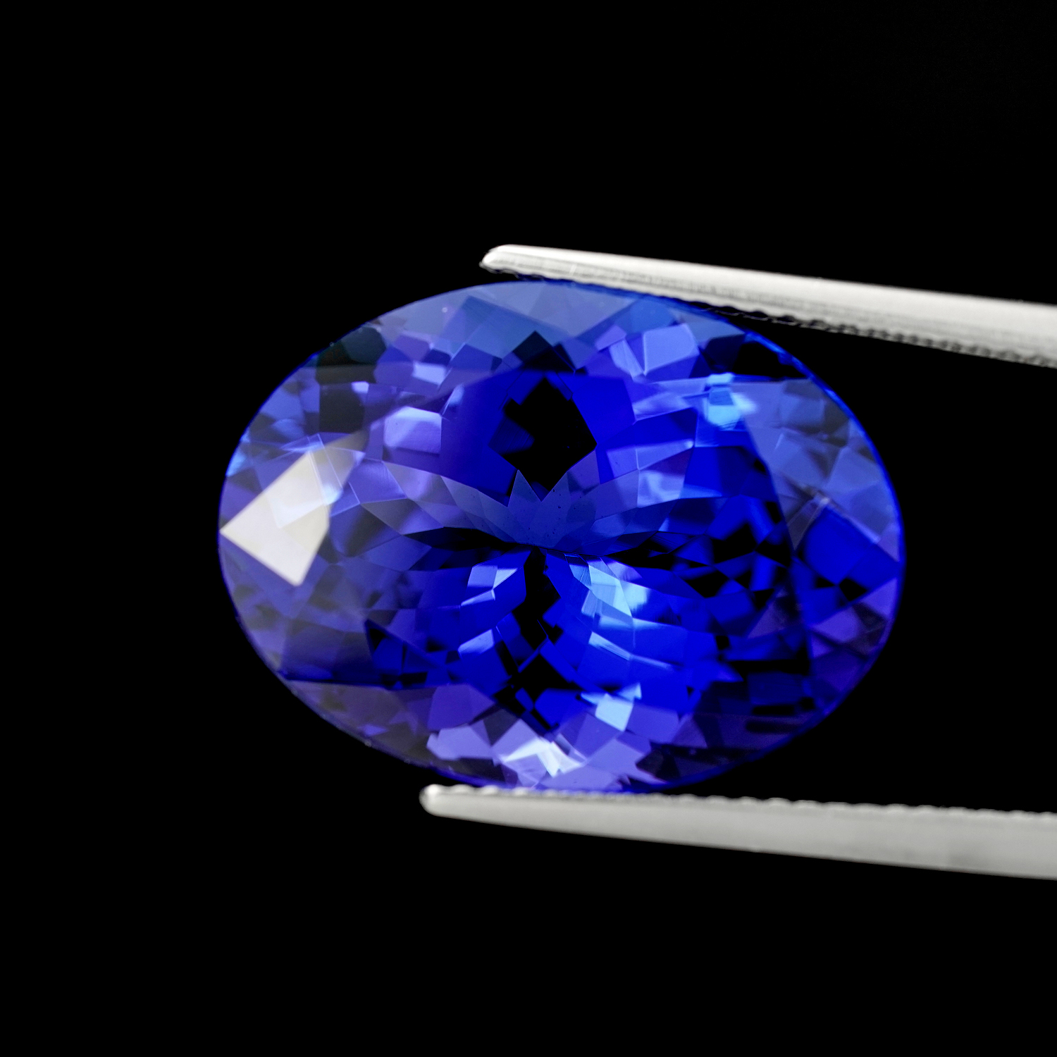 SPECTACULAR Purple 18.36CT Oval Cut Natural Tanzanite