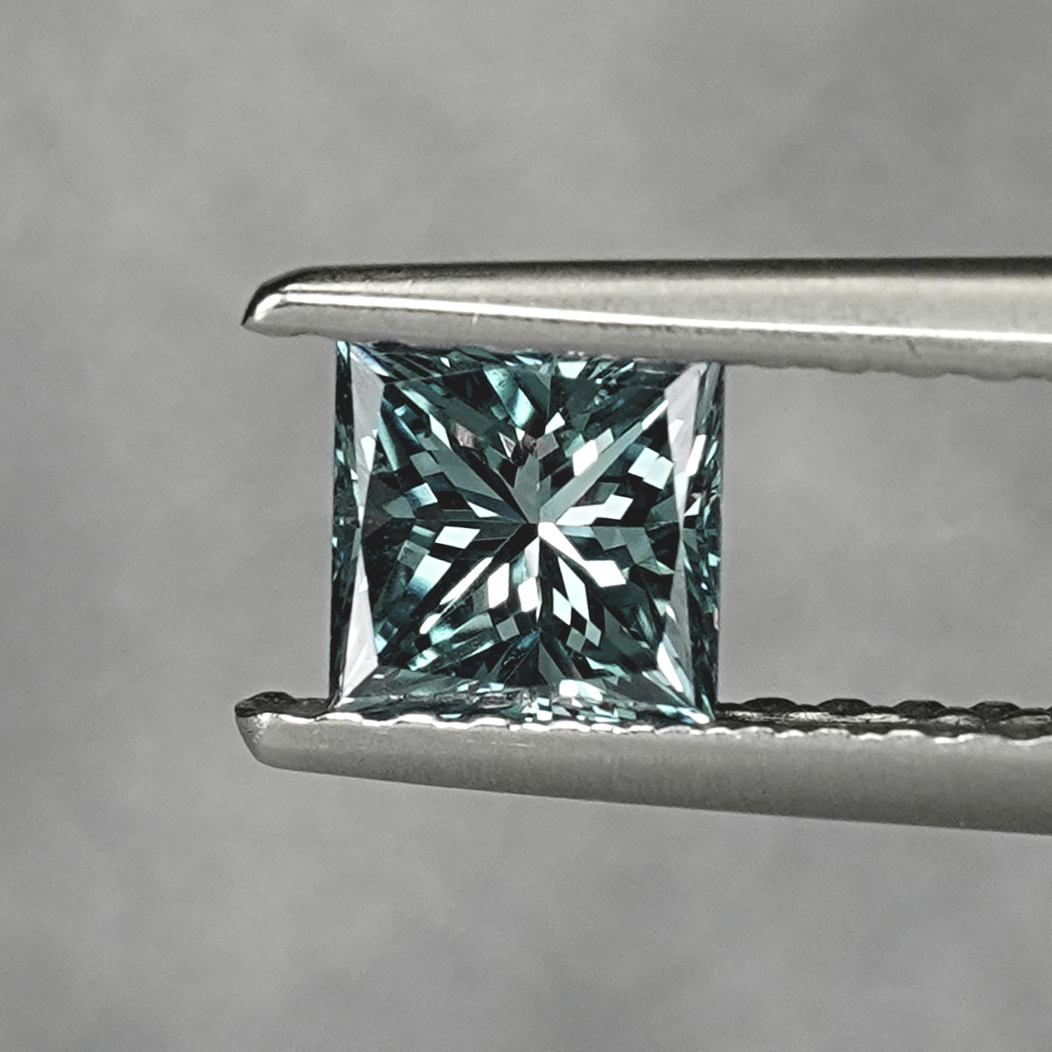 0.49CT Platinum Blue Princess Cut Fancy Color Lab Dimond